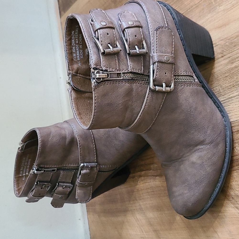 7.5 Buckle Booties Ruff Hewn